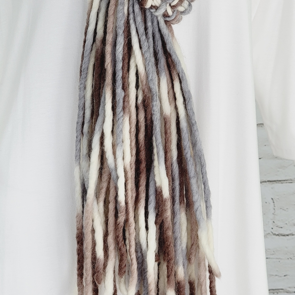 Beautiful Handcrafted Natural Multi Color Scarf - image 3